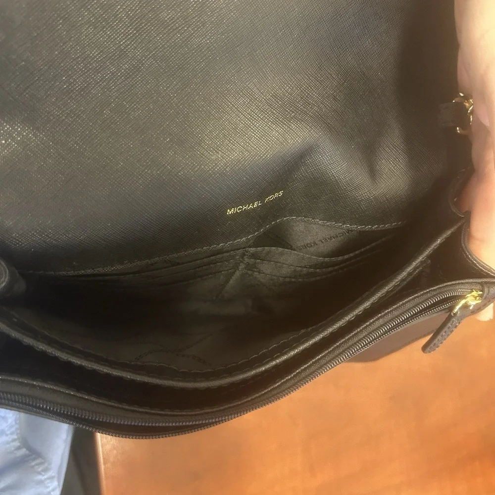 Michael Kors Daniela Crossbody Handbag Black Flap Saffiano Leather Chain INITIAL